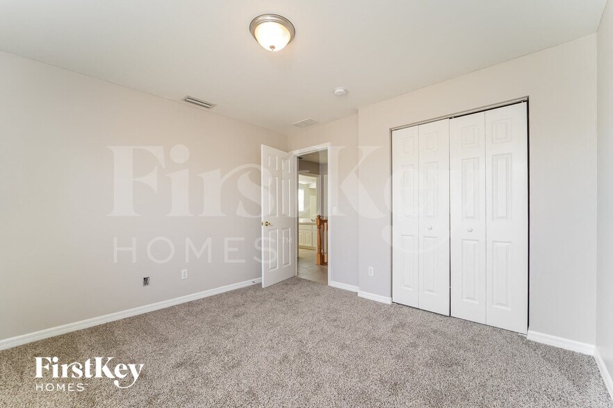 Building Photo - 3863 Atwater Dr