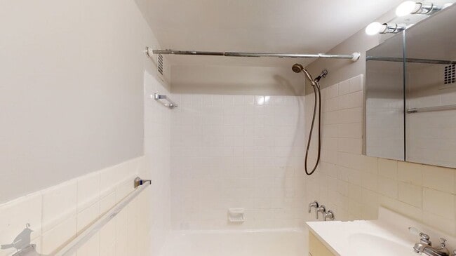 Building Photo - 1545 18th St NW