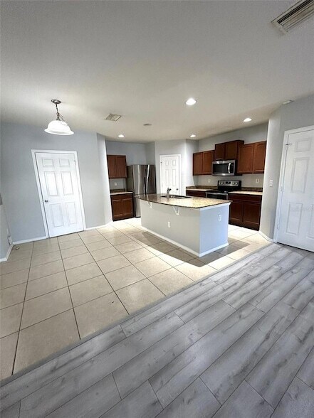 Building Photo - 4714 Chatterton Way