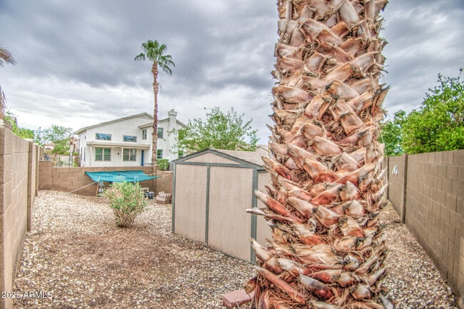 Building Photo - 3938 E San Pedro Ave