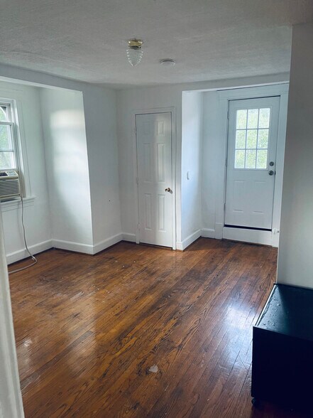Building Photo - 3712 Parkside Dr