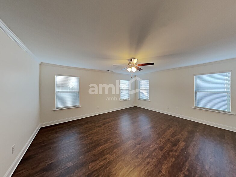 Building Photo - 2133 Leafmore Ct SE