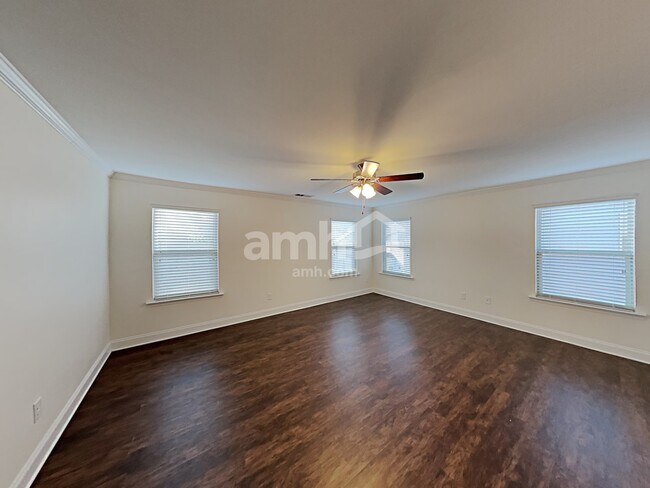 Building Photo - 2133 Leafmore Ct SE