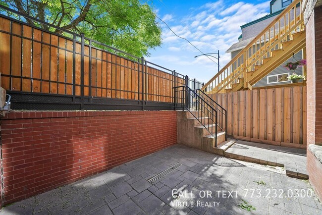 Building Photo - Historic Home in the Heart of Pilsen FOR RENT