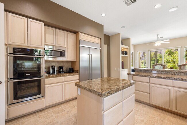 Building Photo - 48145 Paso Tiempo Ln