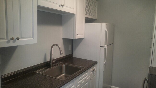 Building Photo - 3580 Sable Palm Ln