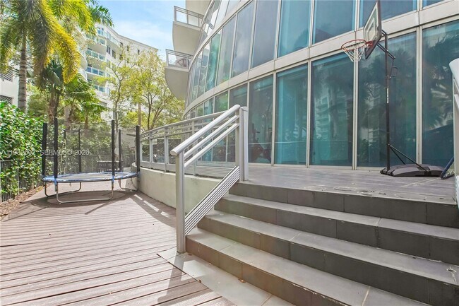 Building Photo - 2950 NE 188th St