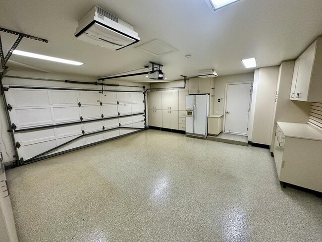 Building Photo - 1070 Granville Dr