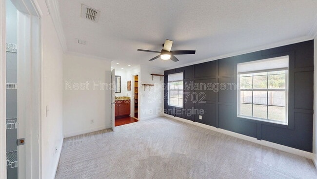 Building Photo - 12947 Tree Wy Ct N