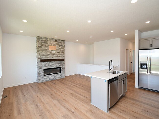 Primary Photo - 14802-14804 Bruning Street
