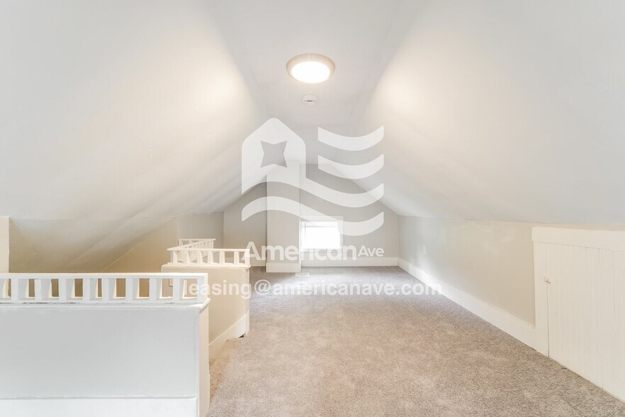 Building Photo - 268 Gordon Dr