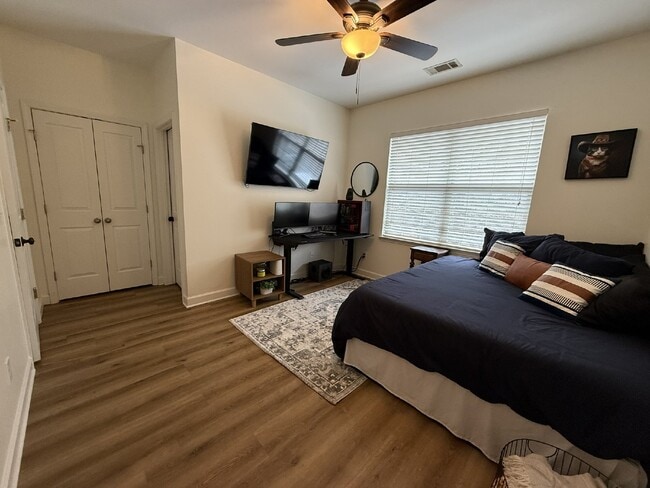 Building Photo - FANTASTIC LOCATION!! 2BR/2.5BA Townhouse in Historic Waverly area!