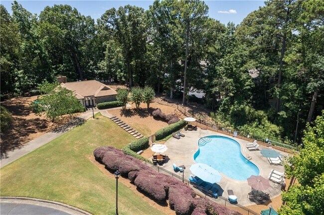 Building Photo - 1120 Highland Bluff Dr S E