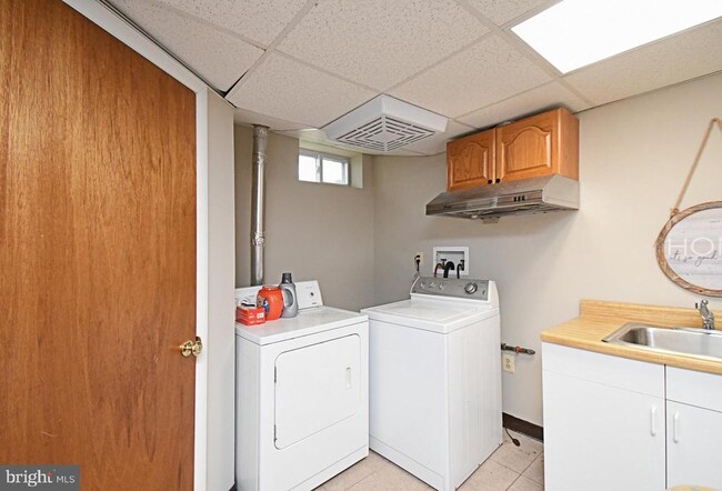 Building Photo - 1039 Greenes Way Cir