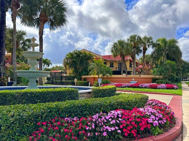 Building Photo - 200 Uno Lago Dr