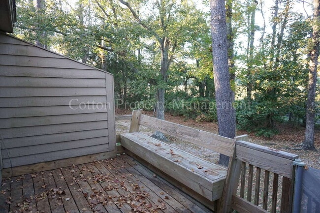 Building Photo - 229 St Luke Ct