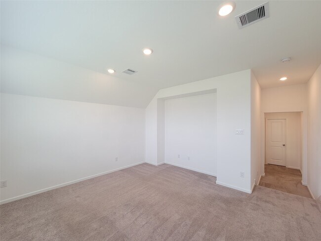 Building Photo - 9422 Vis Fls Trce