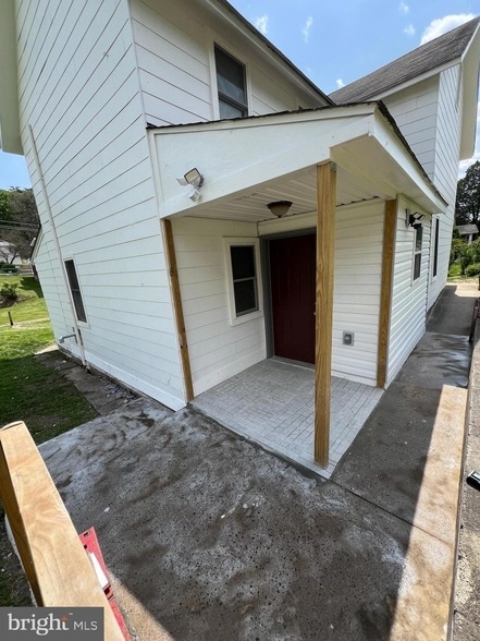 Building Photo - 903 Harding Ave