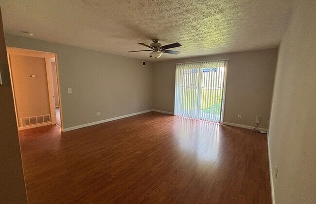 Building Photo - 525 Lowell Ave