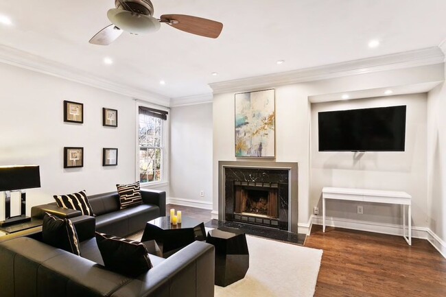 Building Photo - Luxury Midtown Private Retreat!