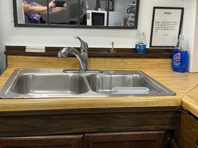 Kitchen - 801 Miller St