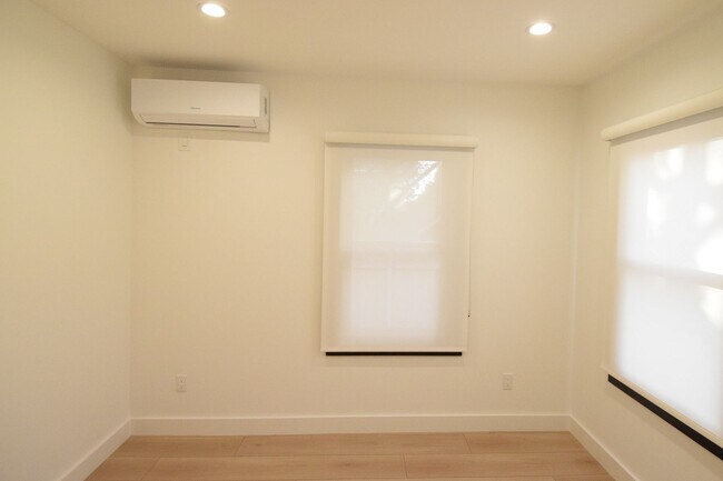 Building Photo - 317 Ocean Park Blvd
