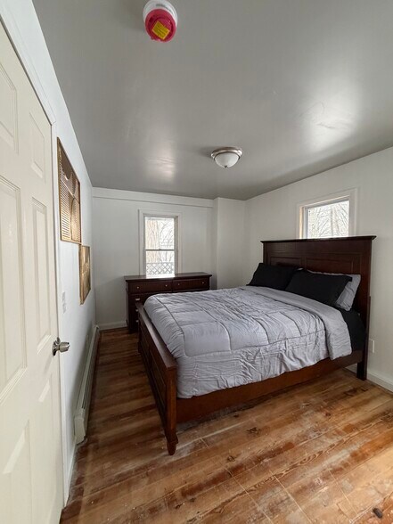 Building Photo - 490 Boswell Ave