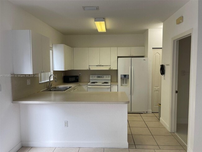 Building Photo - 14888 SW 9th Ln