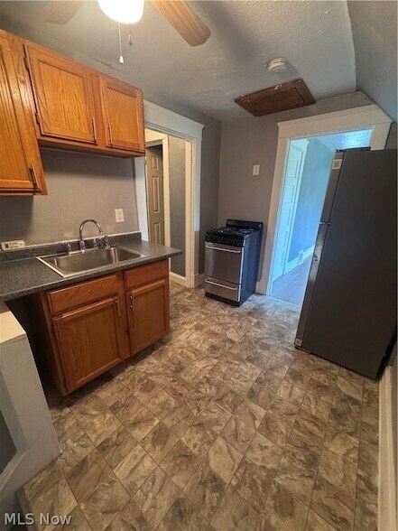 Building Photo - 12337 Chesterfield Ave