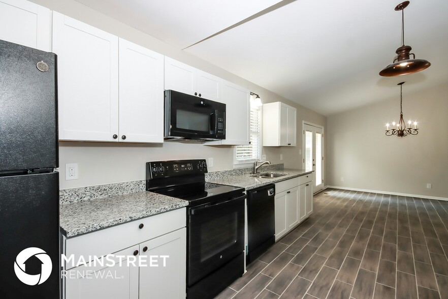 Building Photo - 663 Sunridge Dr
