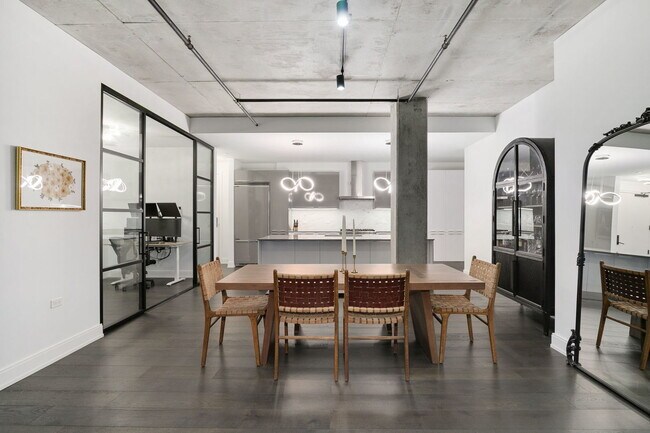 Building Photo - 111 S Peoria St