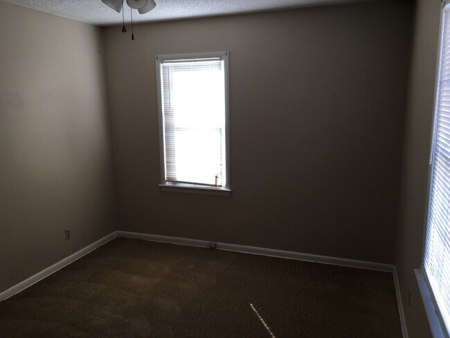 Building Photo - 120 Wire Ave