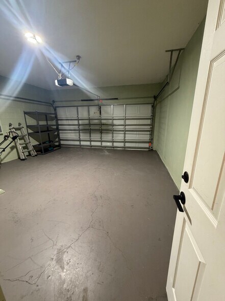 Building Photo - 5559 Pats Point