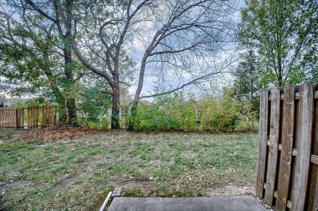 Building Photo - 5526 N Broadway