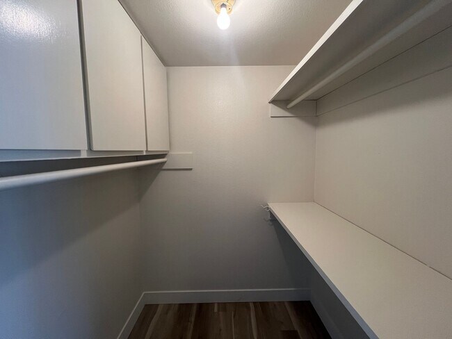 Building Photo - 10th Street Square Apartments