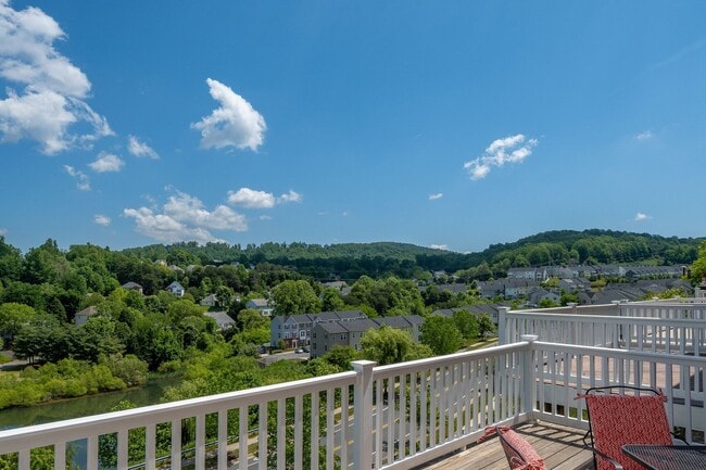 Building Photo - 1992 Asheville Dr