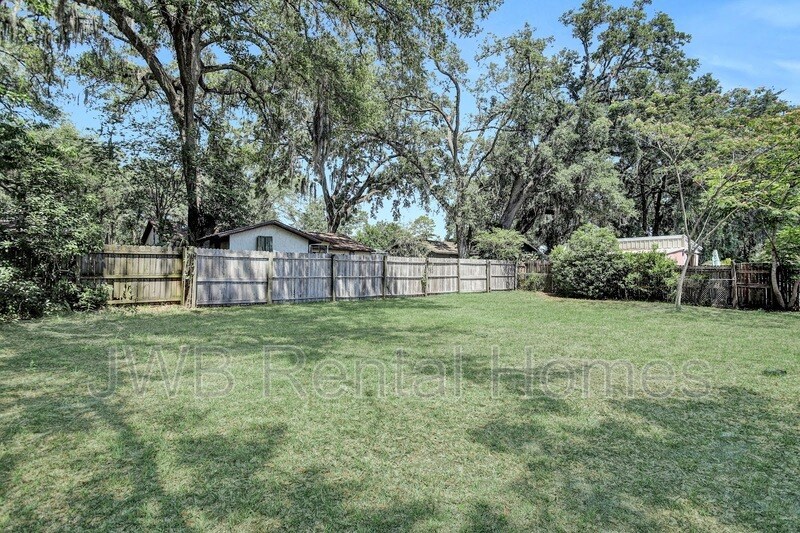 Building Photo - 4204 Lane Ave S