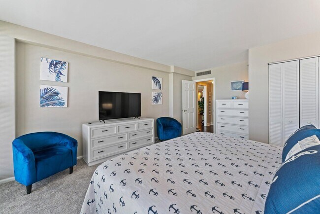 Building Photo - 100 S Beach Rd