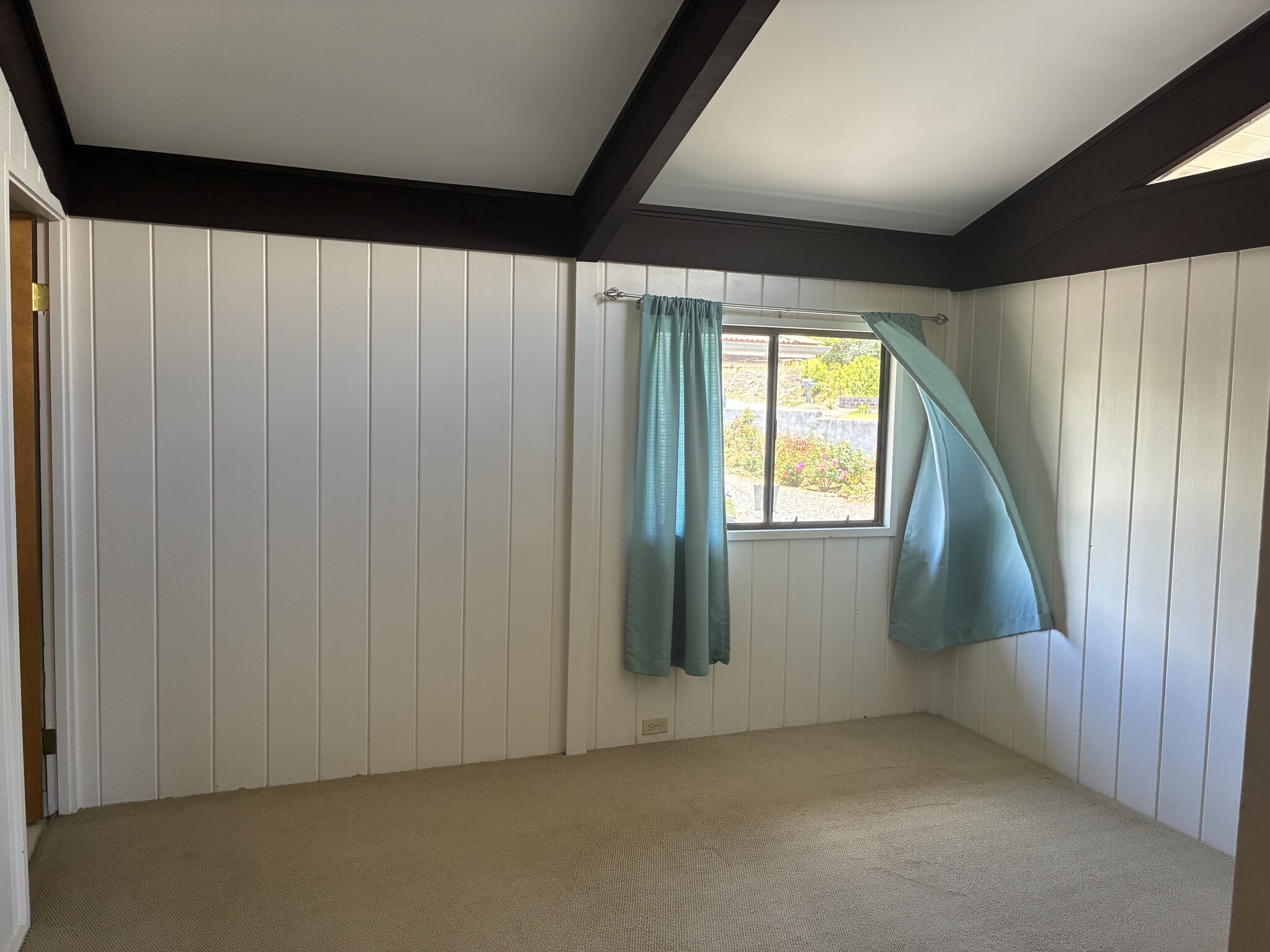Master, full bath on left - 66 -1253 Ahuli Cir