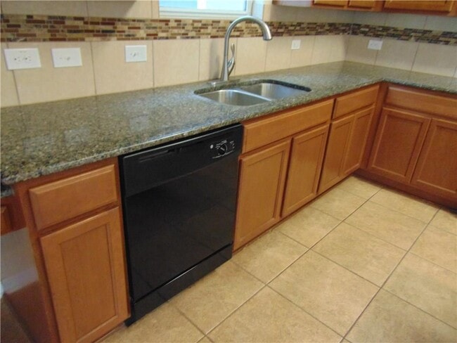 Building Photo - 5208 Hellman