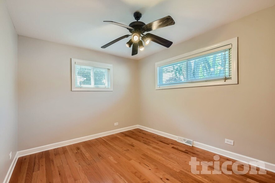 Building Photo - 612 W James St