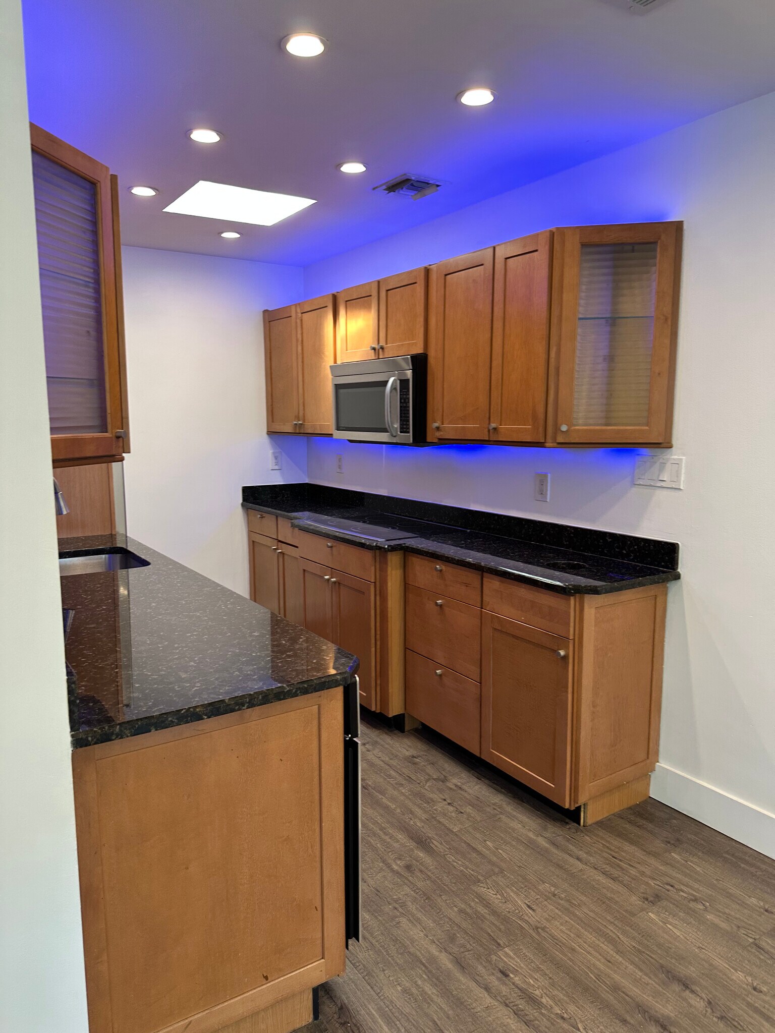 Building Photo - 1008 NE 11th St