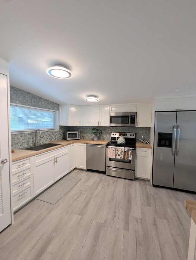 Building Photo - 708 Rambling Dr Cir