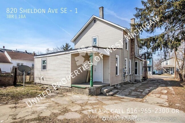 Building Photo - Available Now | 3 Bedroom 1 Bath Lower Lev...