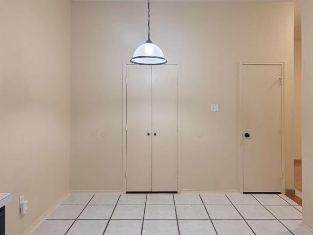 Building Photo - 1009 McKavett Dr