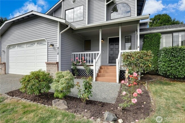 Building Photo - 3 bed 2.5 bath in martha lake neighborhood