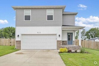 Building Photo - Beautiful 4 Bedroom | 3 Bathroom | 2 Car G...