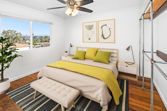 Building Photo - Mission Valley/Linda Vista 2 Bed Updated home with mountain views