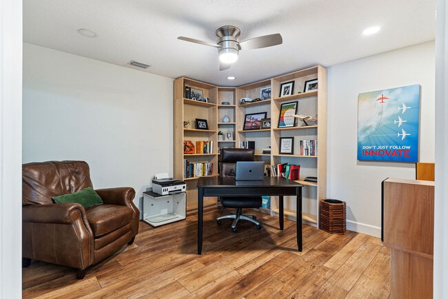 Building Photo - 6611 Surfside Blvd