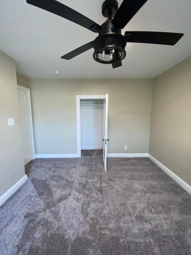 Building Photo - 41 N Kossuth St